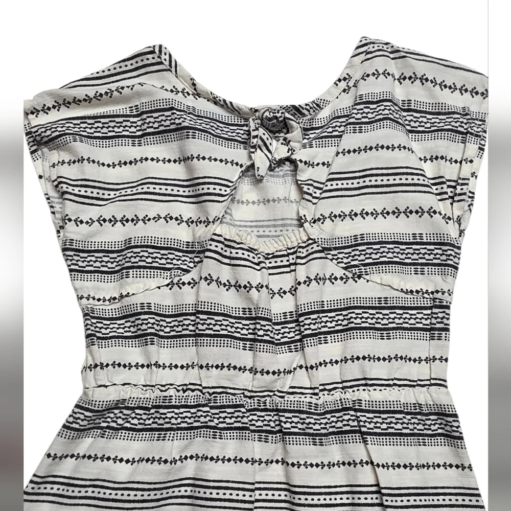 Stylish Black and White Kids Dress Size 6 - 7 / Small